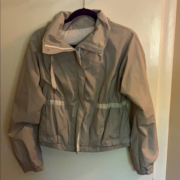 lululemon athletica Jackets & Blazers - Lululemon windbreaker/rain coat